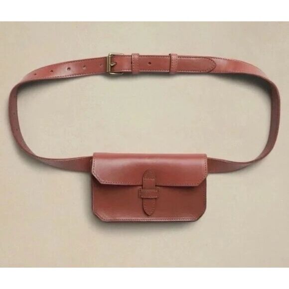 Banana Republic Heritage Leather Belt Bag in Cognac Brown / New No Tags - Picture 3 of 13